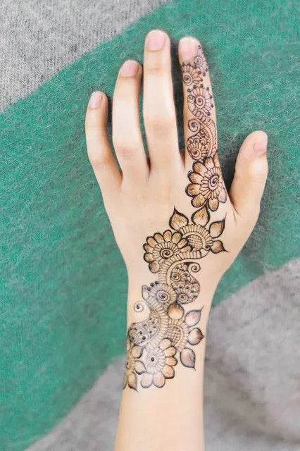 mehndi designs back hand full