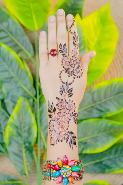 simple mehndi designs photo