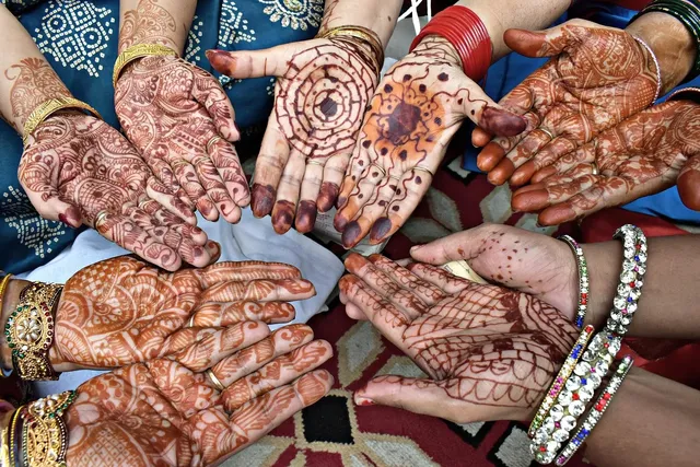 instagram royal front hand mehndi design 1