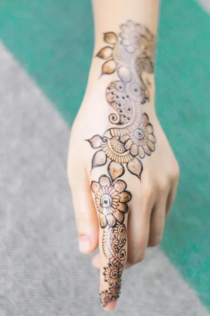 full back hand mehndi designs 1