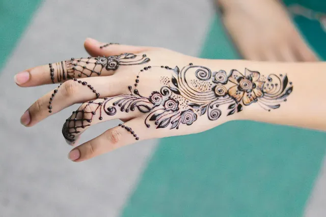 bail royal front hand mehndi design 1