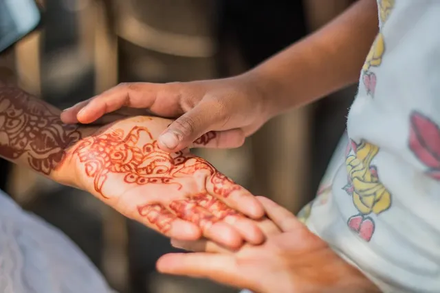 instagram royal front hand mehndi design 2