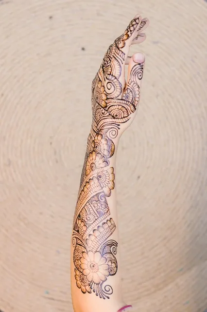 royal front hand mehndi design back side