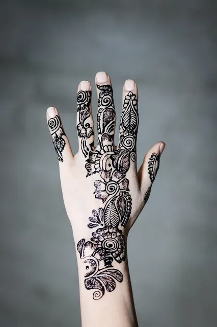 royal front hand mehndi design arabic 2