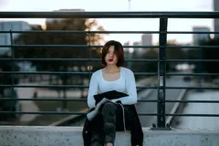 no-breathe-sad-girl1