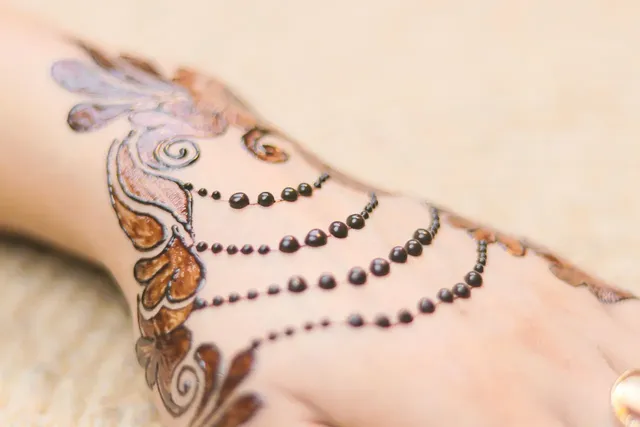 stylish mehndi idea 2023