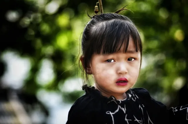 very sad dp girl