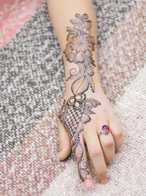 royal front hand mehndi design easy and beautiful