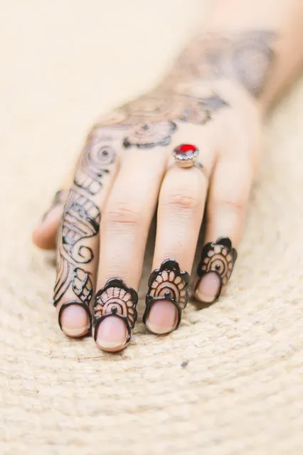 royal finger mehndi design front hand 1
