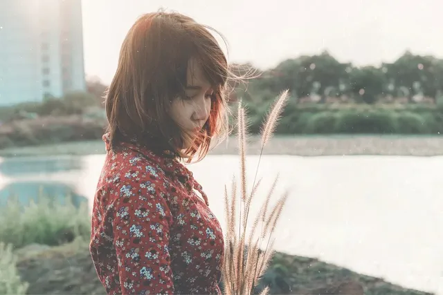 sad girl dp for whatsapp profile picture