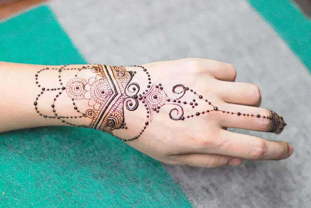 wedding anniversary mehndi designs