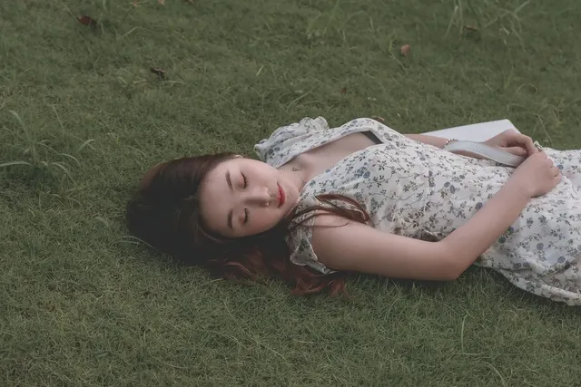sad girl dp images