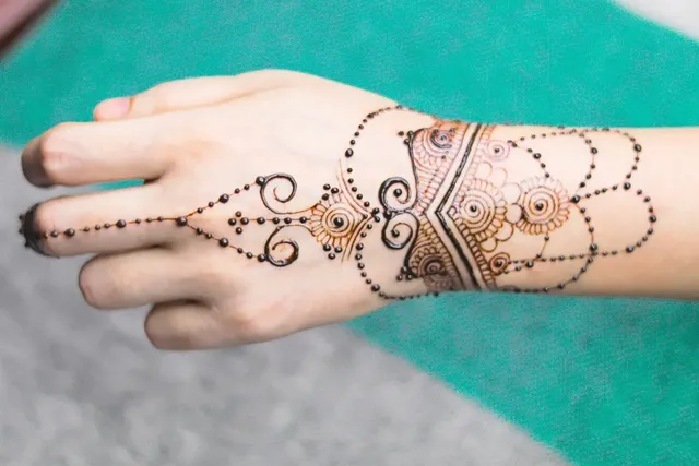 simple mehndi designs bel