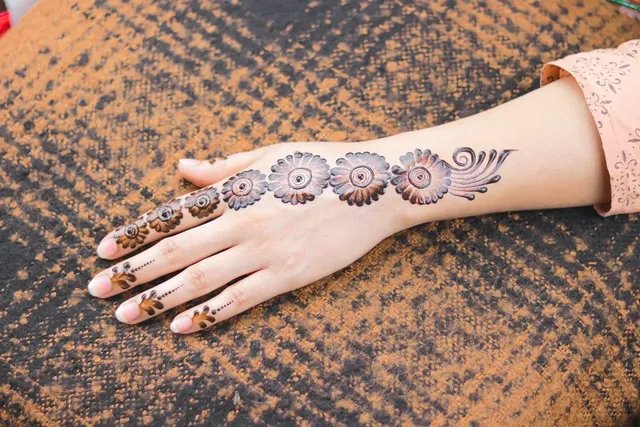 bridal mehndi design back hand