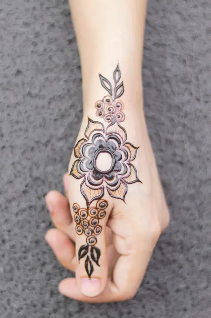 arabic royal front hand mehndi design 2