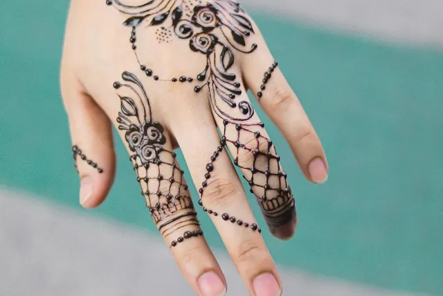 royal front hand mehndi design easy