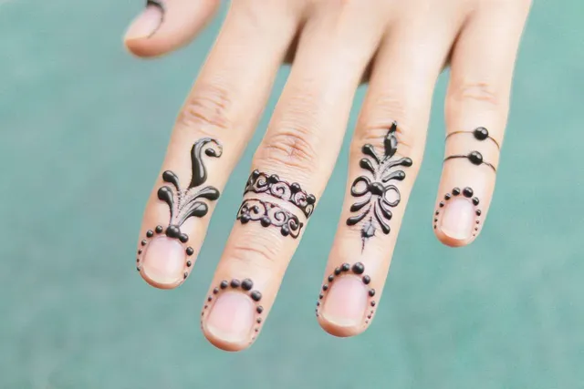 wedding mehndi design for leg
