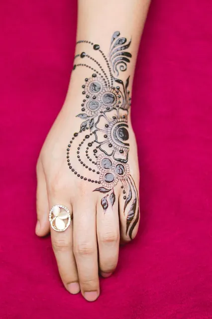 mehndi design simple for wedding