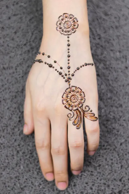 royal front hand mehndi design arabic 1