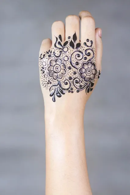Simple Arabic Mehndi Designs43