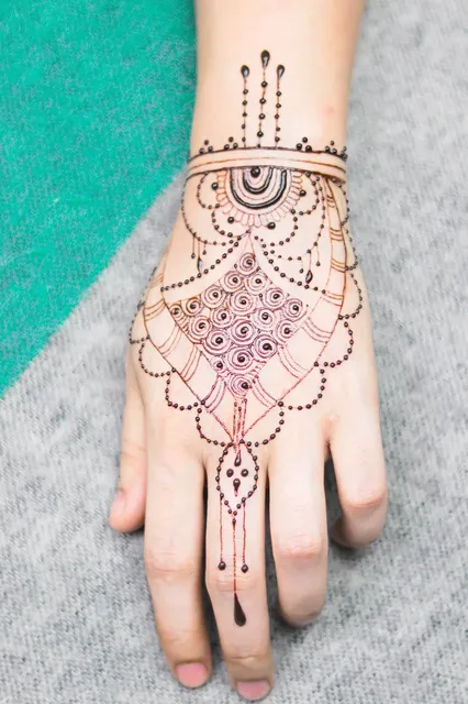 jewellery mehndi design for front hand