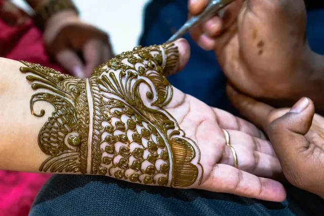 simple mehndi designs half hand