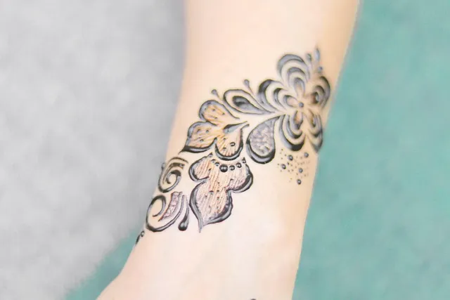 Royal back hand mehndi design