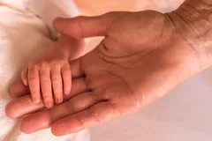 Little-Hand-Tattoo-Ideas23