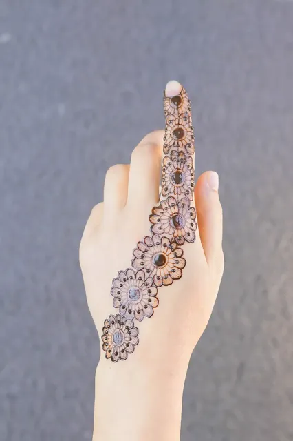Simple Arabic Mehndi Designs01