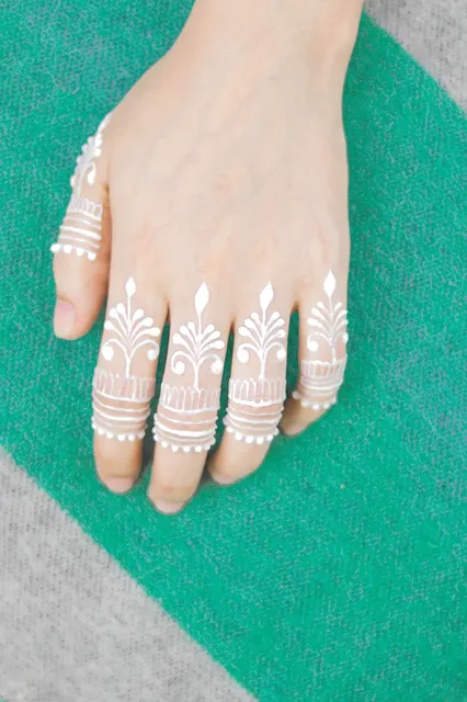 arabic mehndi designs back hand simple