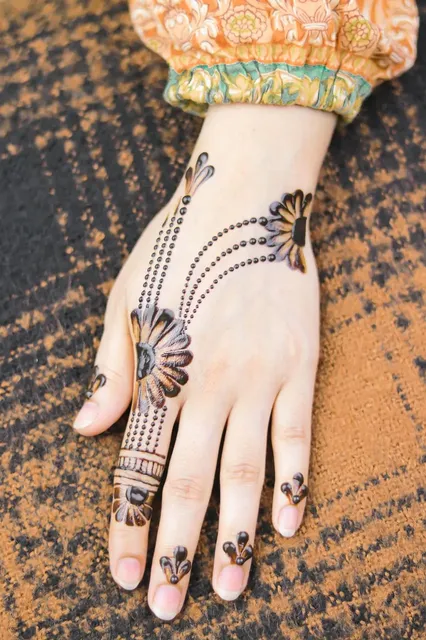 royal finger mehndi design front hand 2