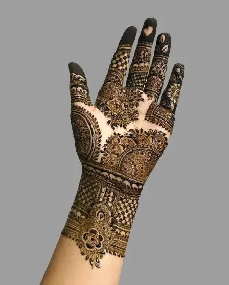 royal front hand mehndi